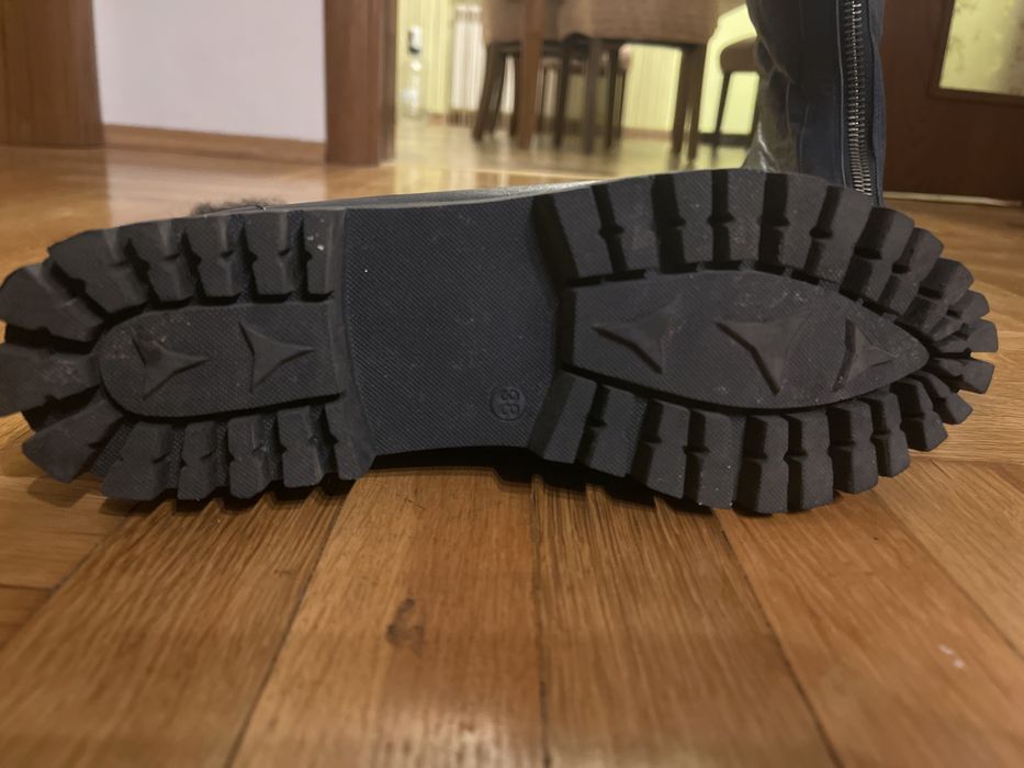 Боти от естествена кожа с косъм