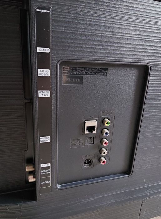 Смарт телевизор Samsung 81см оригинал. С кронштейном.