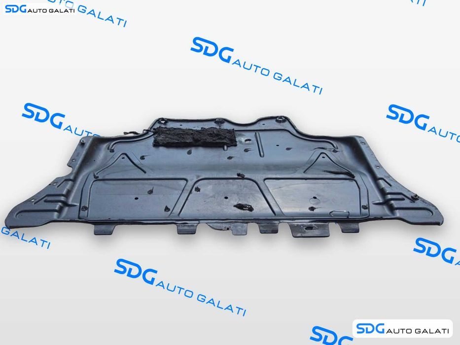 Scut Protectie Motor Plastic Volkswagen Passat B8 (3G) 2014 - 2023 Cod 5Q0825236 (Prezinta Mici Defecte Imperfectiuni) [LN0600]