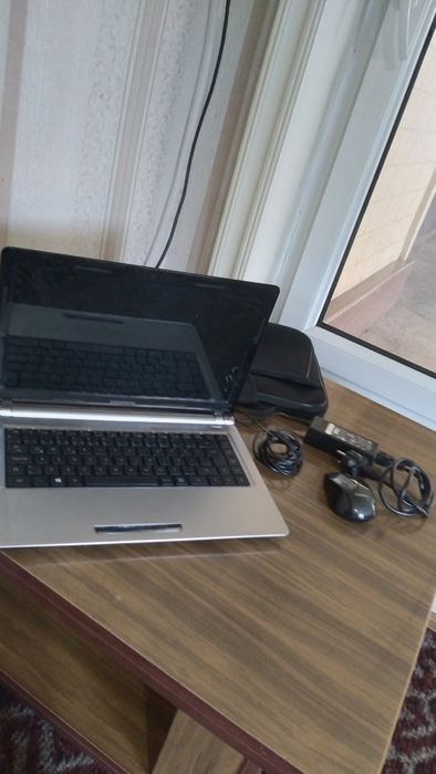 Noutbuk Grundig firma