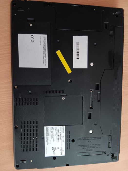Laptop Fujitsu LifeBook E744 i5-4300M 8GB 512GB SSD 1600x900