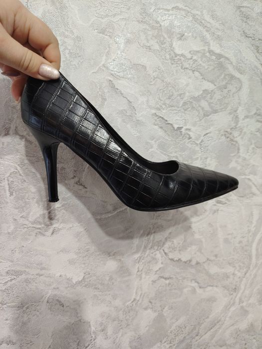 Продам туфли 38-39