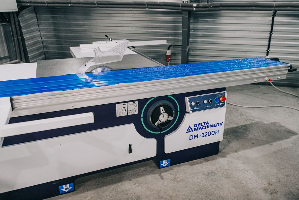 Форматно-раскроечный станок DELTAMACHINERY DM-3200H