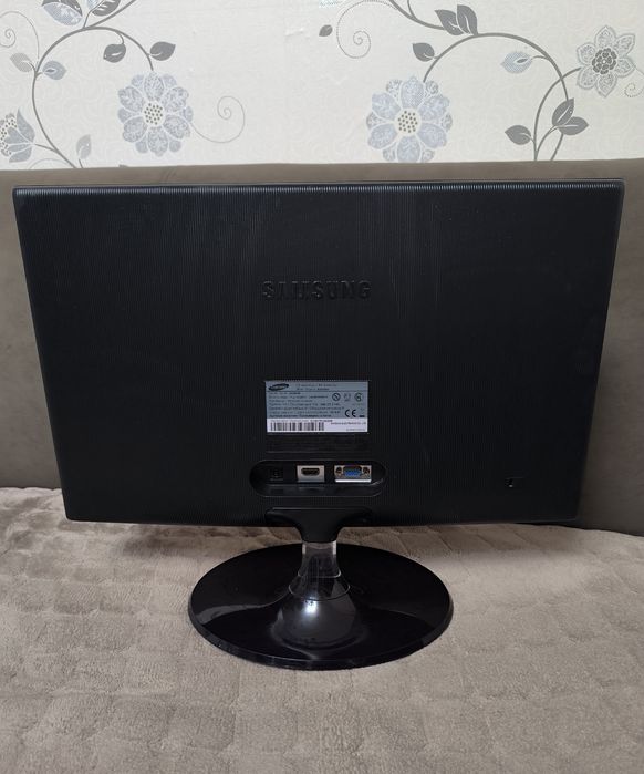 Монитор Samsung S22B350