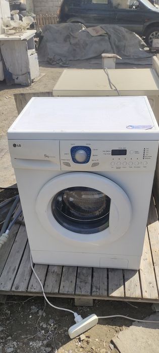 Стиральная машина LG .