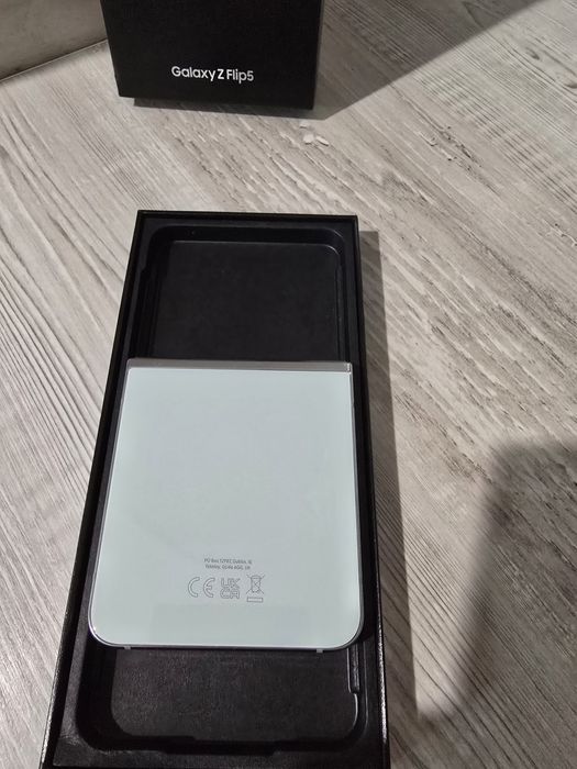 Samsung Z Flip5 256gb
