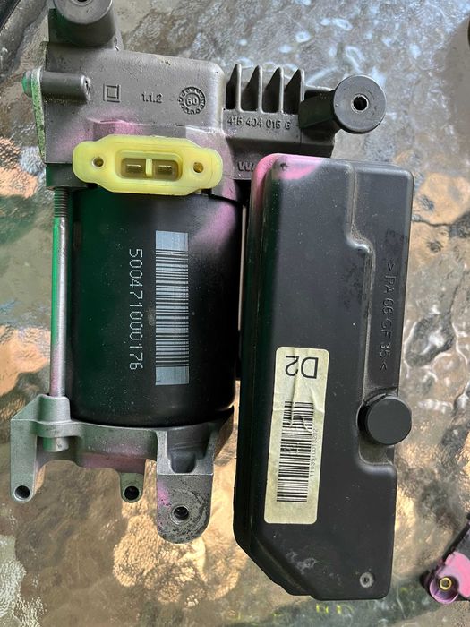 Compresor si calculator suspensie pneumatica Citroen C4 Picasso 2010
