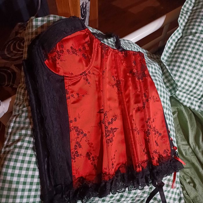 Corset nou cu eticheta