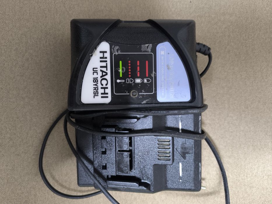 Încărcător Hitachi UC18YRSL