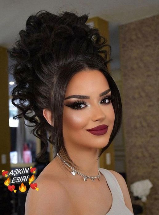 Coafuri pentru nunta bucle