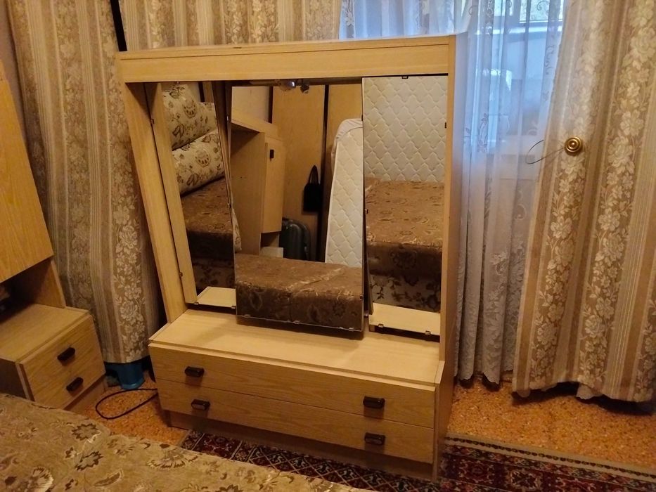 Продам Светлую Мебель