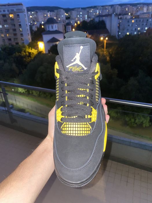 Jordan 4 Yellow Thunder