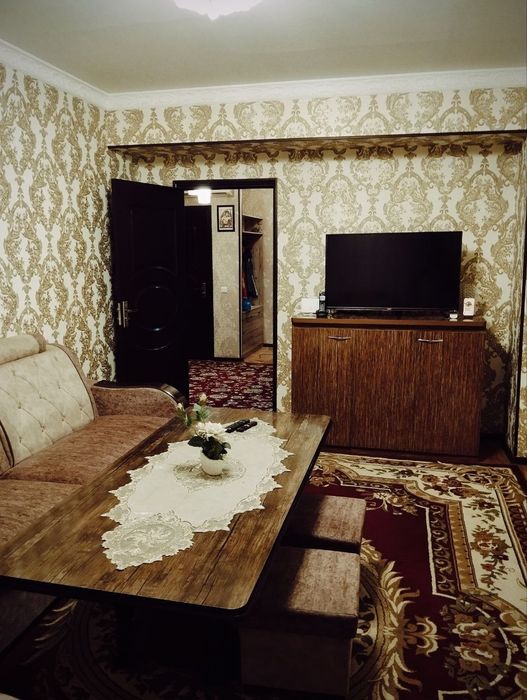 Срочно уй сотилади , хамма уй жихозлари билан