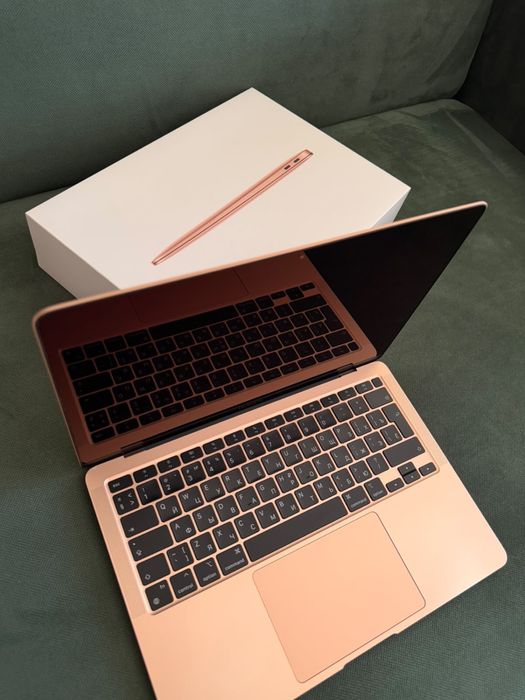 Продам MacBook Air 13-inch M1 chip