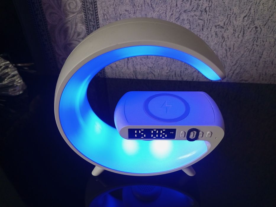Продам зарядный bluetooth часы.