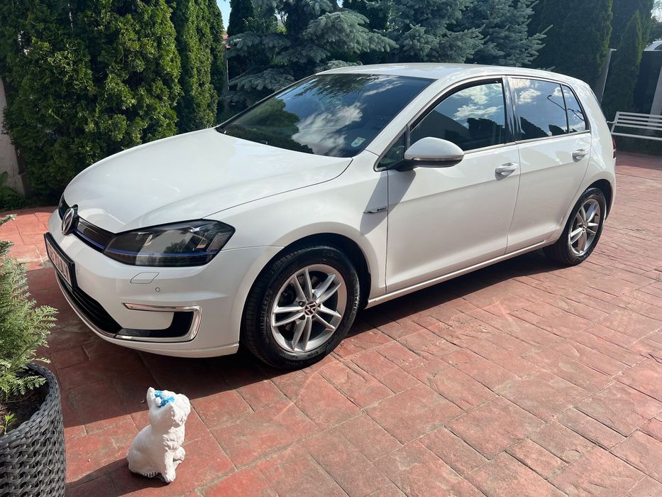 Volkswagen e-Golf Volkswagen e-Golf | 2016 | 98.292 km | Proprietar | ITP 2027
