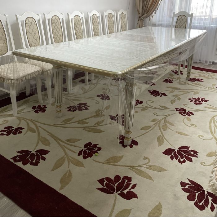 Стол гостиный