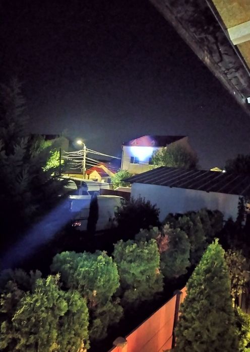 Lanterna led XML T6 - 30W Cu Trepied Pentru Pescuit, Camping etc.