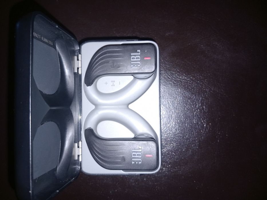 Casti JBL Endurance Peak,