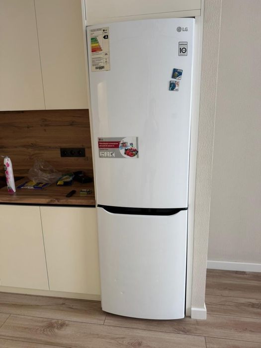 Холодильник LG двукамерный