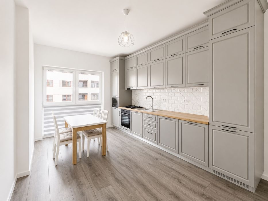 Apartament 3 camere, 2 băi, parcare subterană – Str. Câmpina 10A