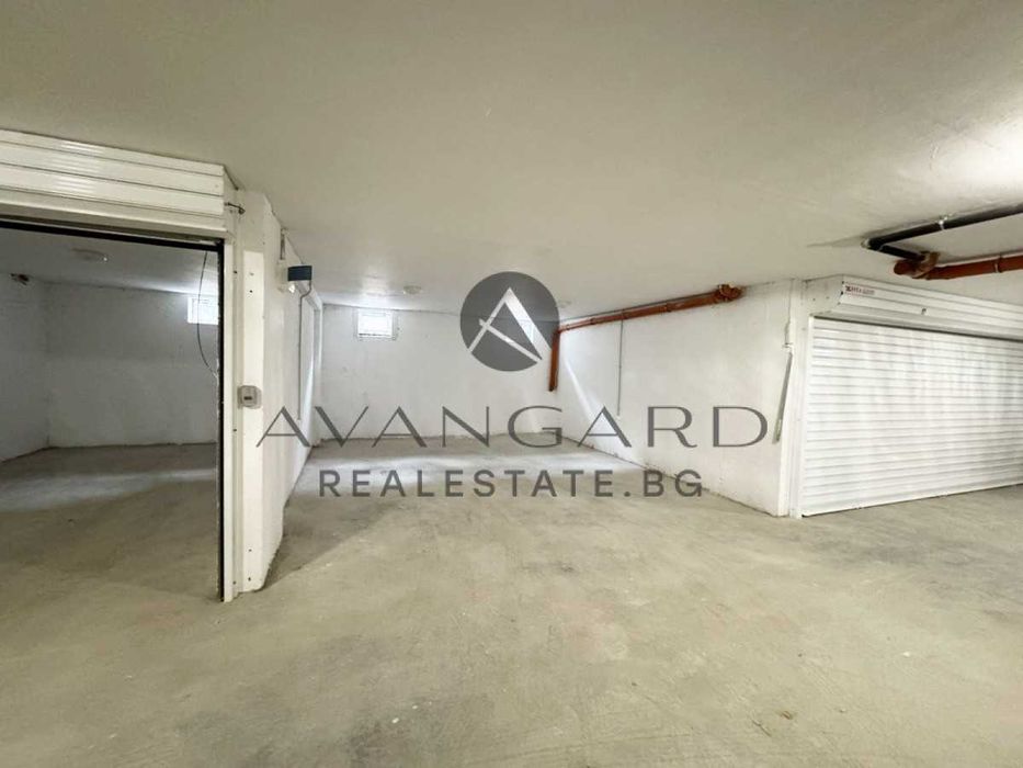 Продава се Тристаен апартамент в Пловдив, Остромила - 114 кв.м за 2150 €/кв.м - Снимка #15