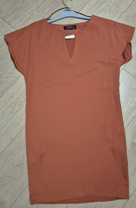 Rochie scurtă cărămizie 34