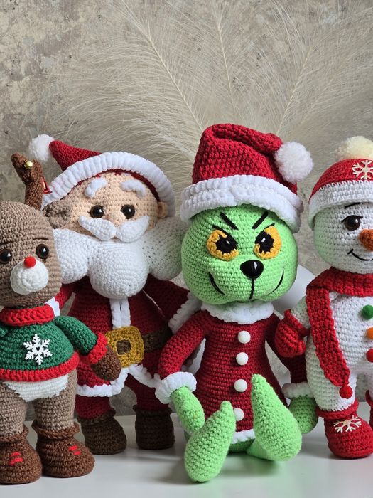 Ръчно плетено еленче с пуловер и настроение