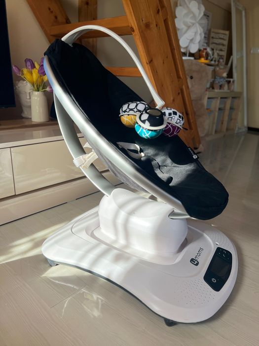 Fotoliul-balansoar MamaRoo 4.0