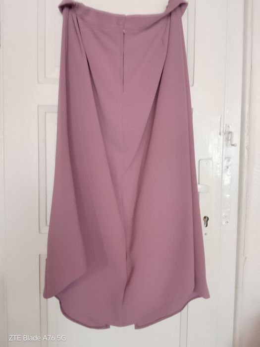 Продавам дамски костюми