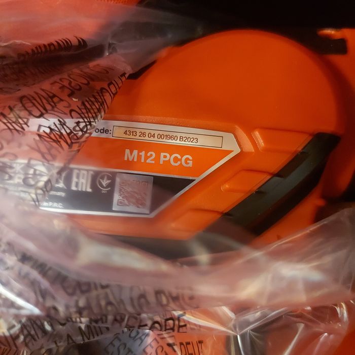 Акумулаторен пистолет за силикон Milwaukee M12 PCG400A