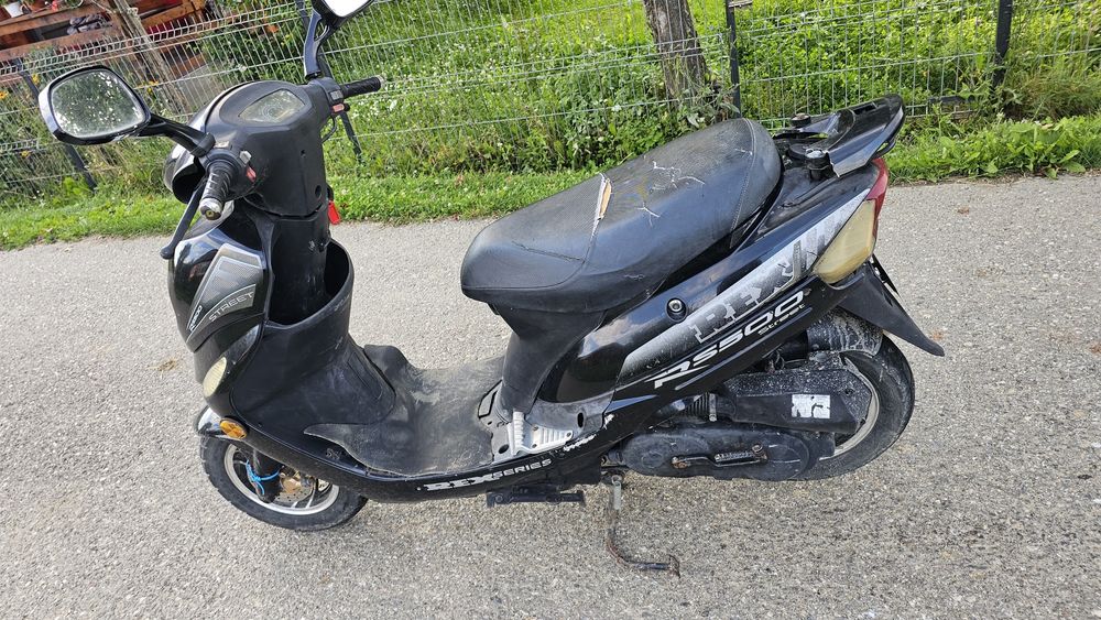 Vand atv. Scuter. Masina