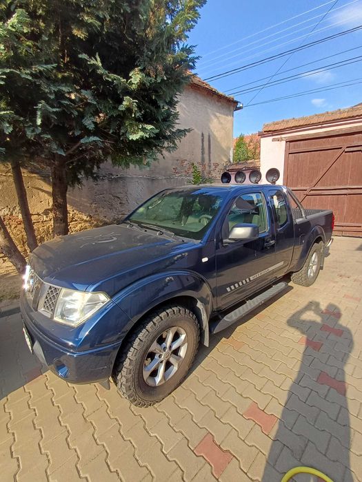 Vînd Nisan Navara D 40