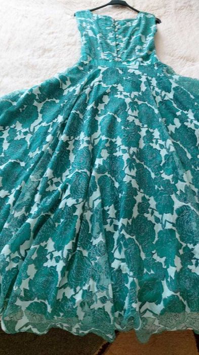 Продам нарядное платье