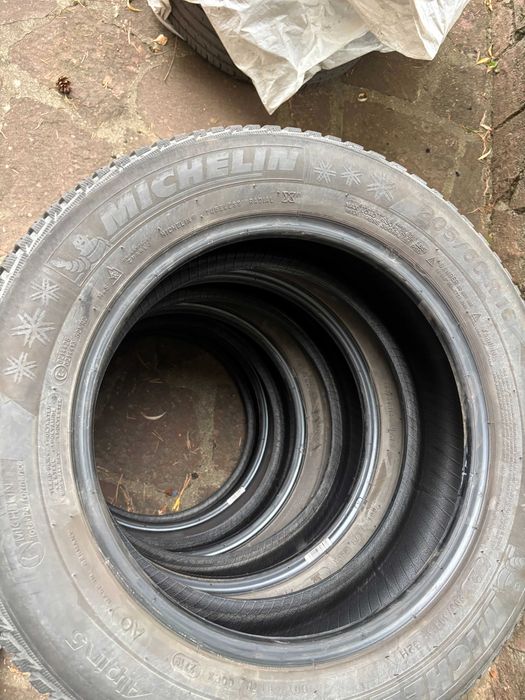 Продавам 4 зимни гуми Michelin Alpin5 205/60 R16