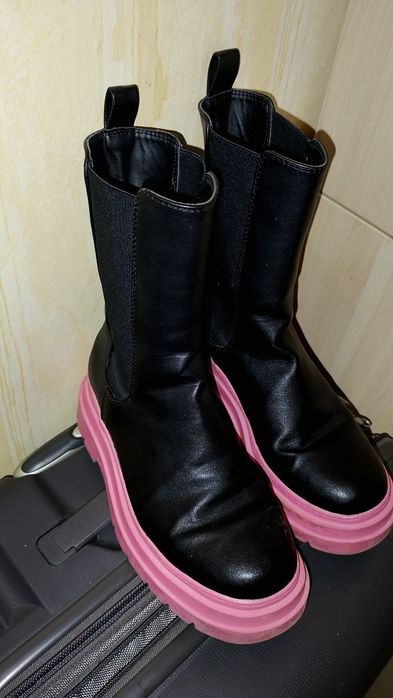 Боти номер 38 10лв.