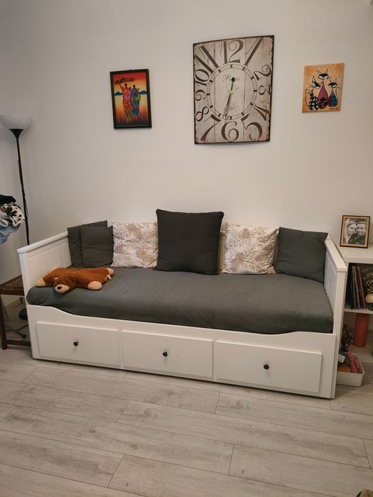 Divan Ikea Hemnes