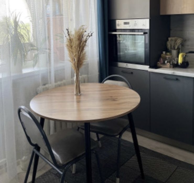 Круглый кухонный стол