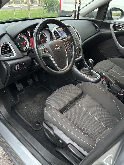 OPEL Astra 2013 — imagine 4