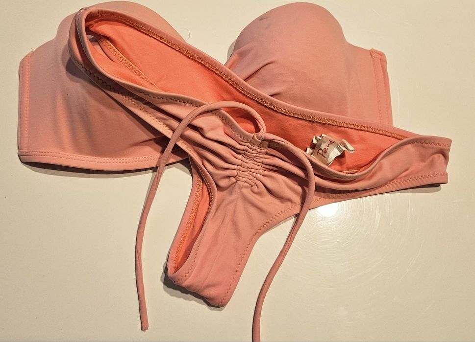 Vând costum de baie Penti