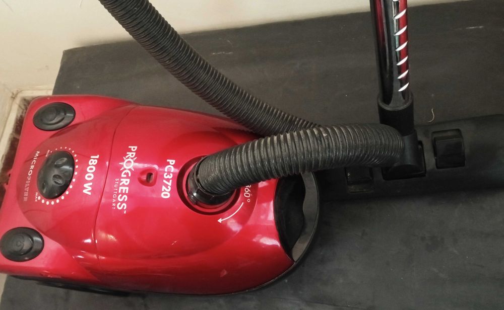 Прахосмукачка PROGRESS 1800W