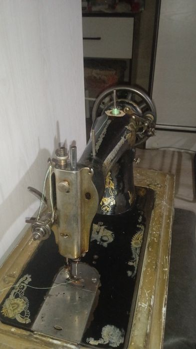 Швейная машинка zinger