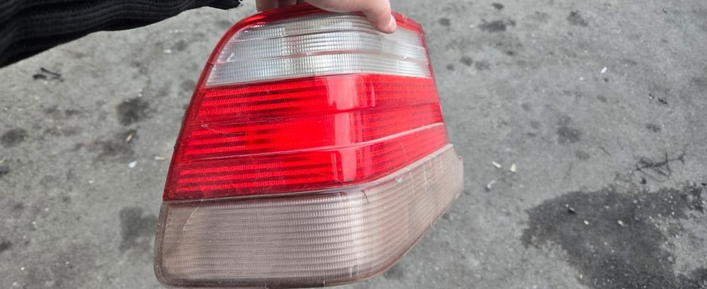 Продам задние фонари