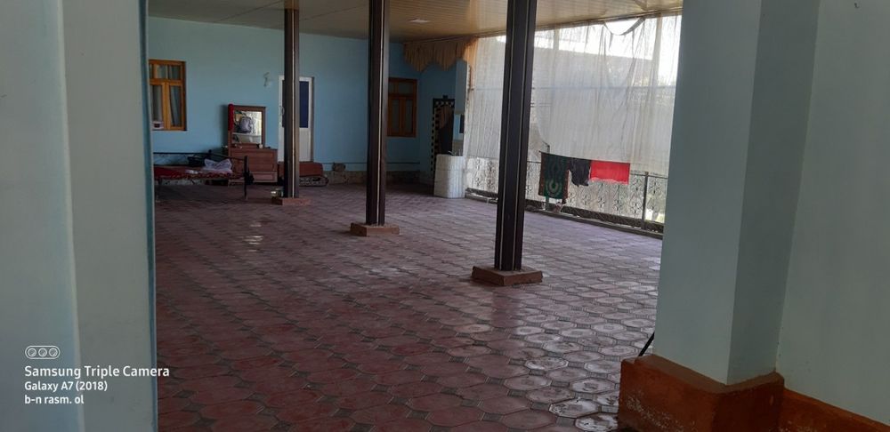 Hovli sotiladi; 9 soʻtixlik.