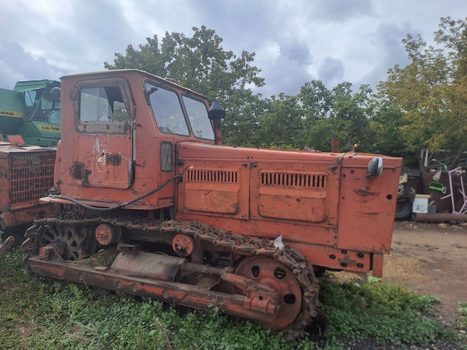 Трактор т-4 две штуки с документоми