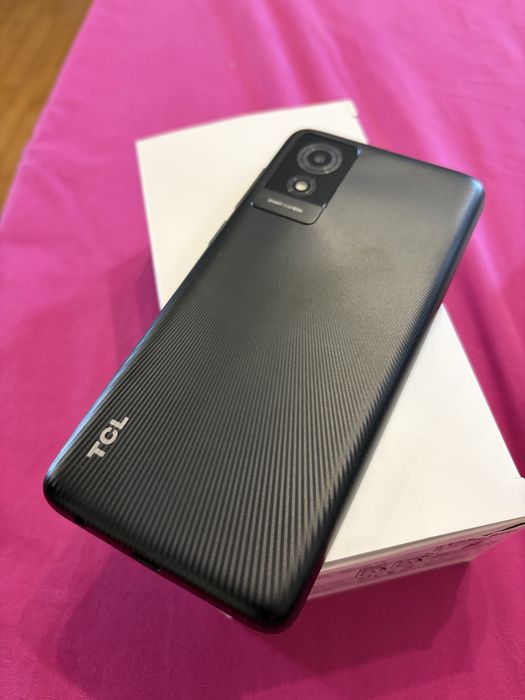 Telefon nou TCL 501