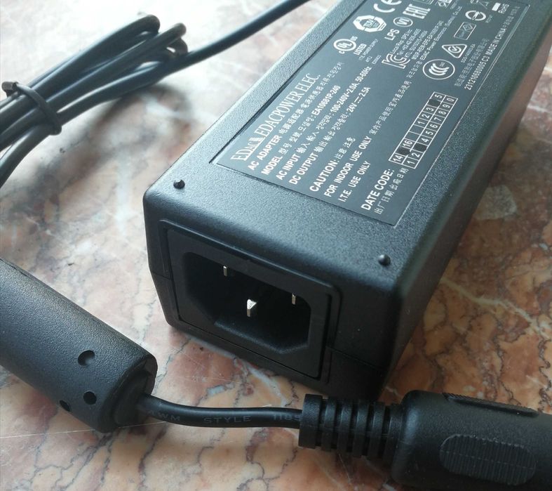 Alimentator 24V/2,5A