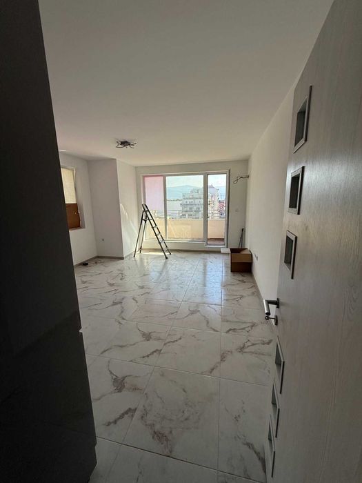 Двустаен апартамент Южен