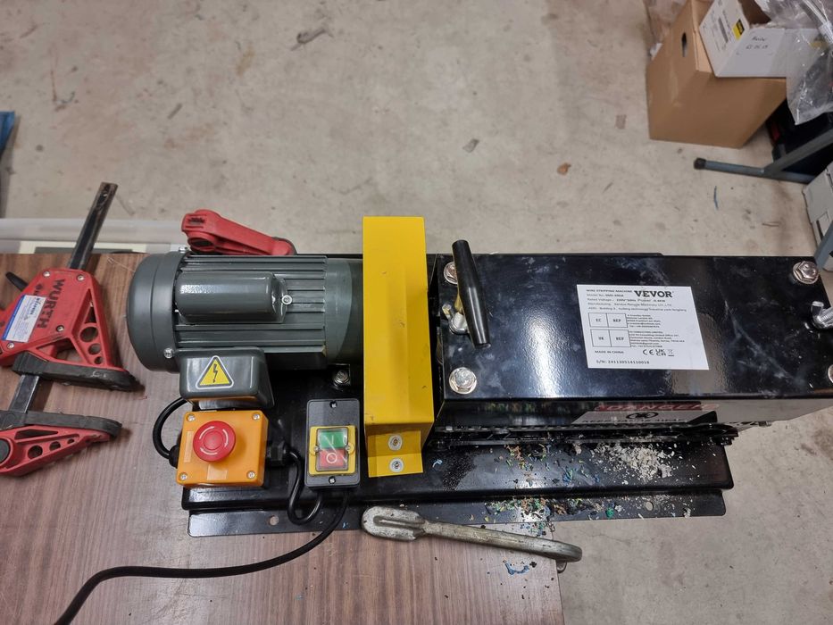 Masina decojit cabluri 1-38 mm 220V 10 cutite 4000 RON Transport GRATUIT