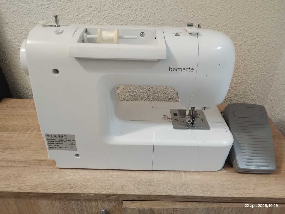 Masina de cusut Bernette Cannes 3 computerizata 370 lei